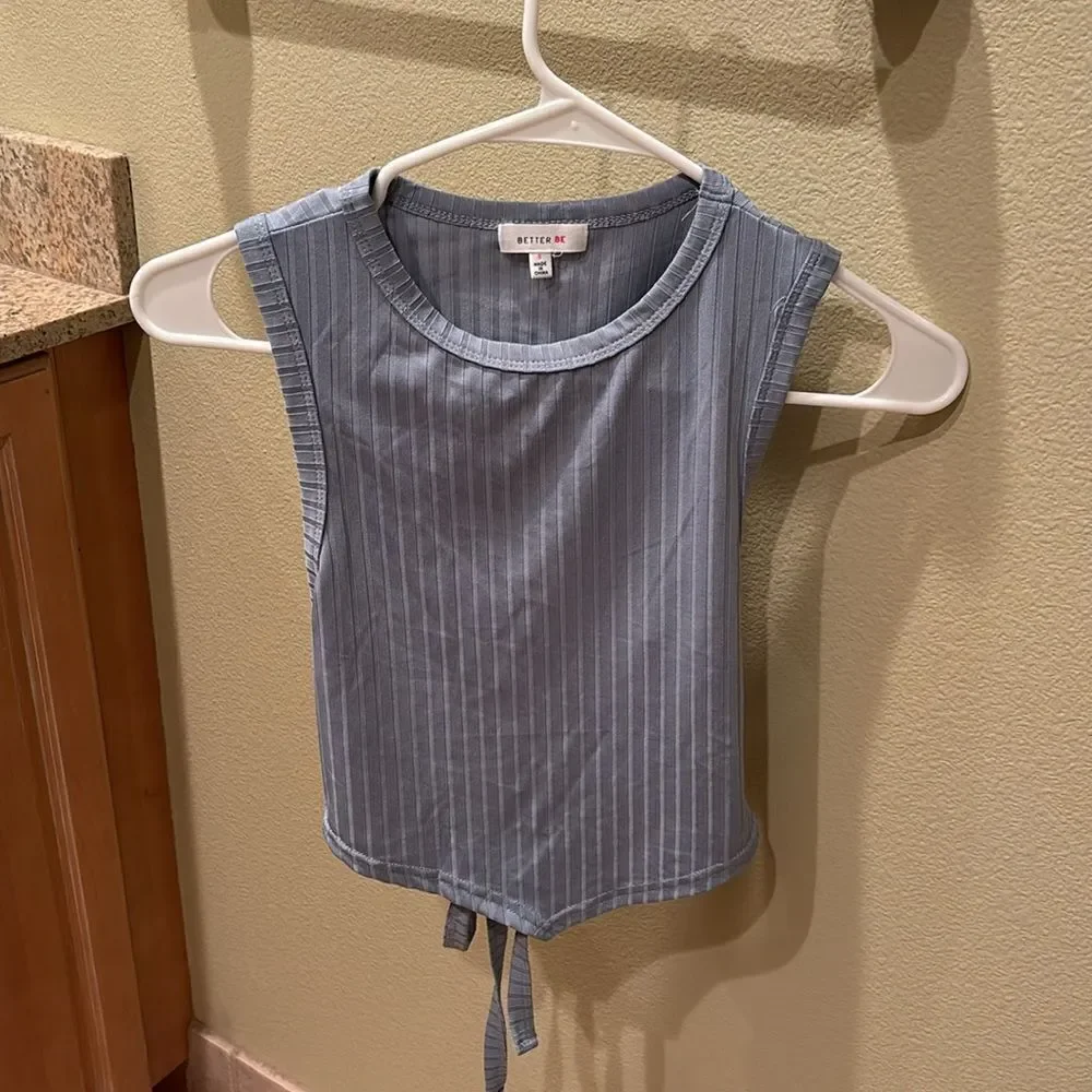Better Be woman's silky baby blue striped shirt with a cut out in the back - Picture 2 of 12